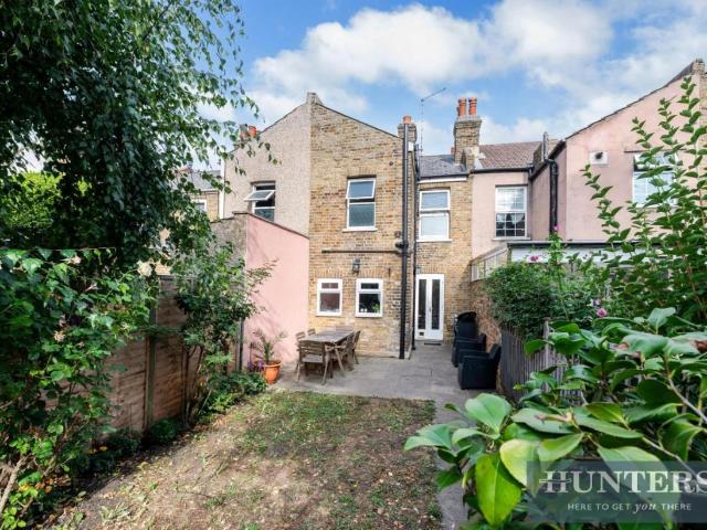 2 bed house for sale