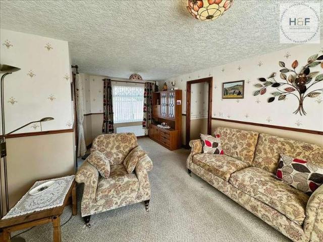 2 bed house for sale