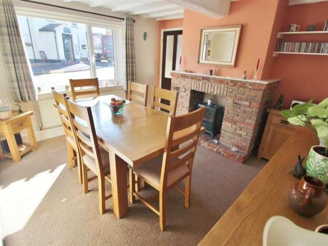 2 bed house for sale