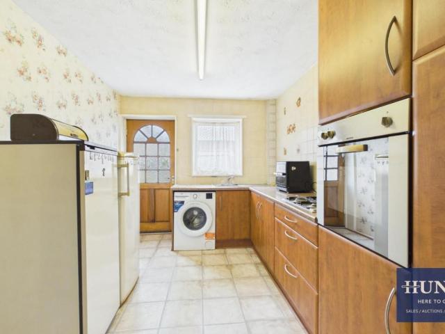 2 bed house for sale