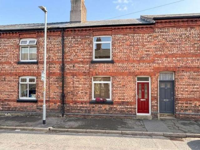 2 bed house for sale