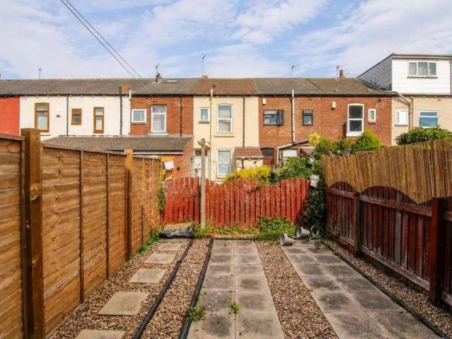 2 bed house for sale