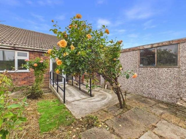 2 bed house for sale