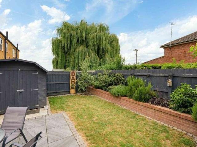 2 bed house for sale