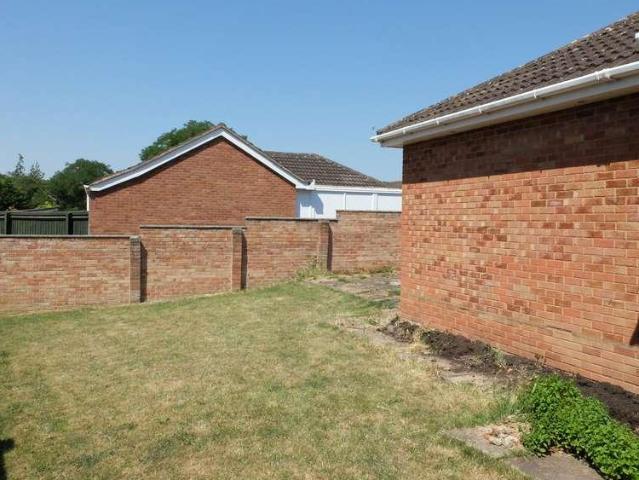 2 bed house for sale