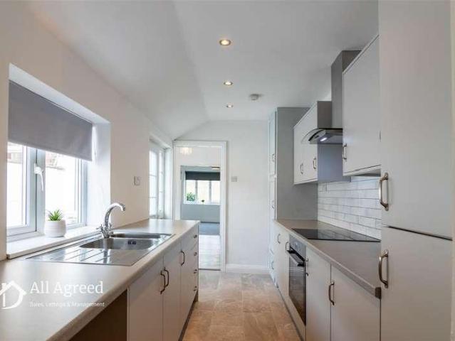 2 bed house for sale