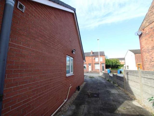 2 bed house for sale