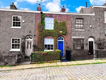 2 bed house for sale