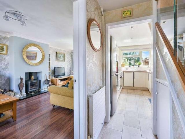 2 bed house for sale