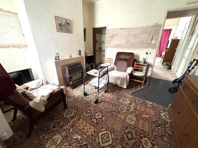 2 bed house for sale