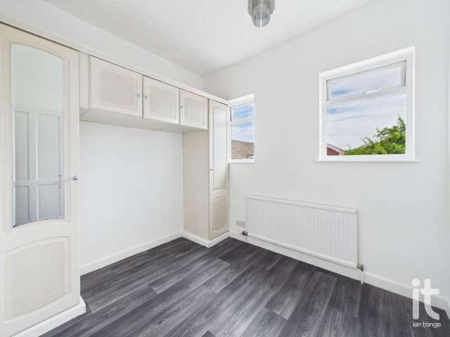 2 bed house for sale