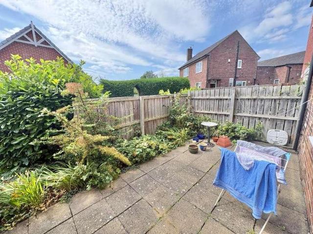 2 bed house for sale