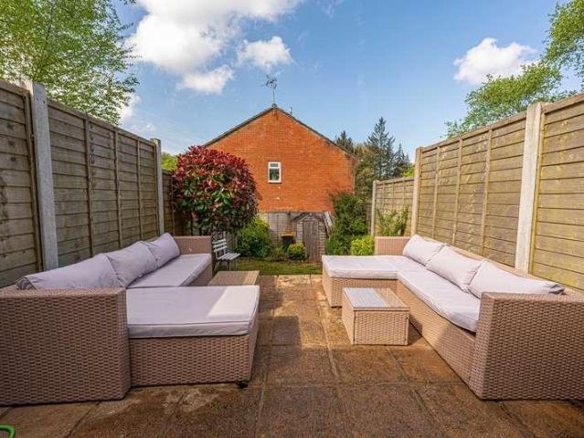 2 bed house for sale