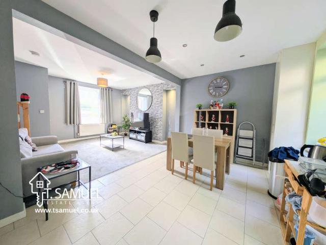 2 bed house for sale