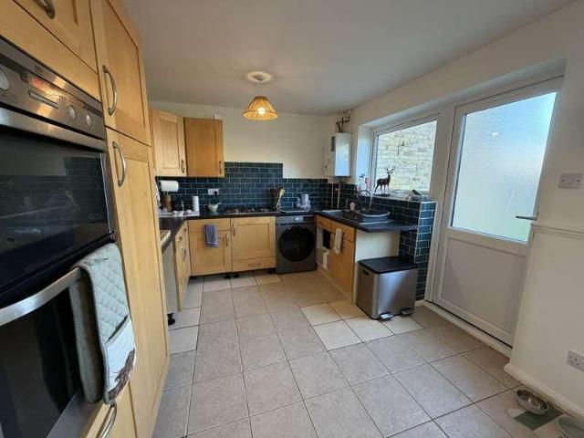 2 bed house for sale