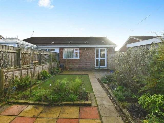 2 bed house for sale