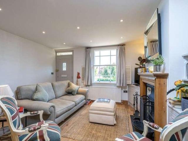 2 bed house for sale