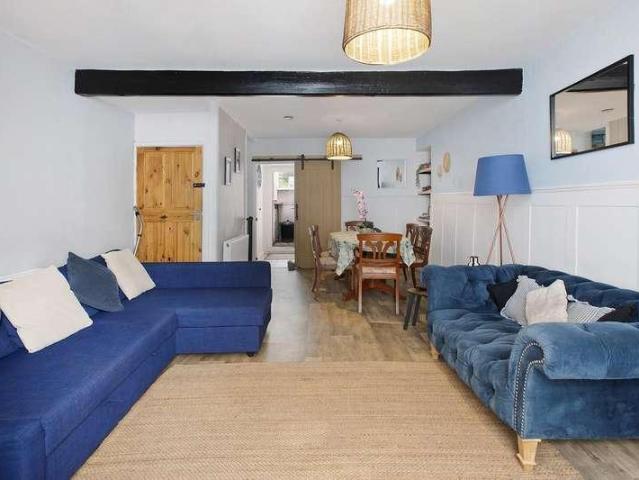 2 bed house for sale