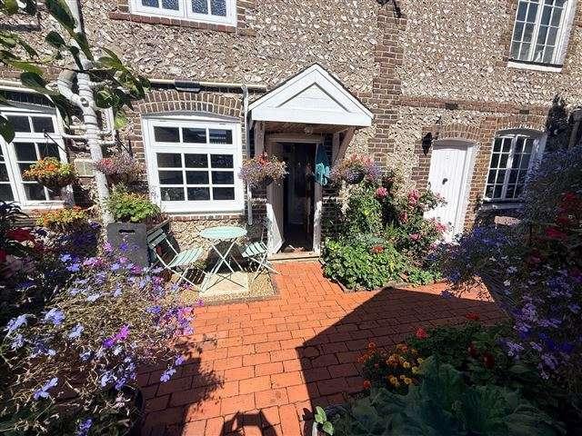 2 bed house for sale