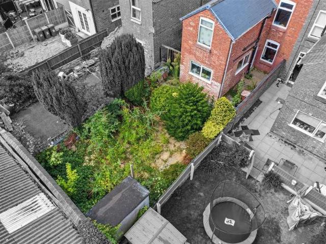 2 bed house for sale