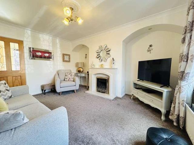 2 bed house for sale