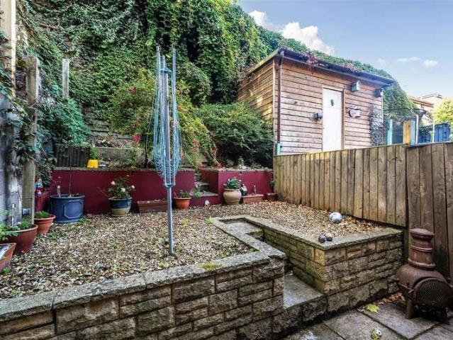 2 bed house for sale