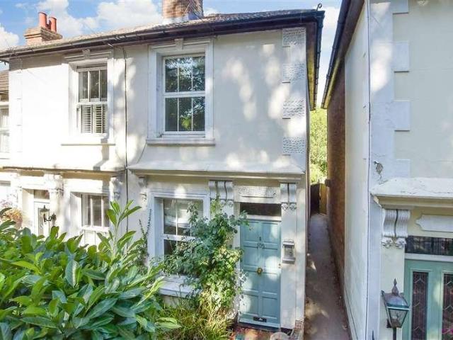2 bed house for sale