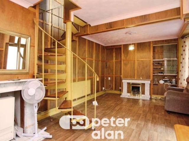 2 bed house for sale
