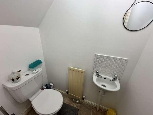 2 bed house for sale