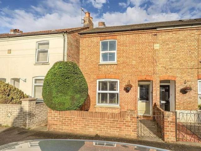 2 bed house for sale