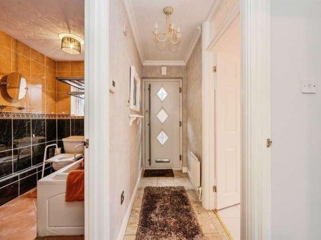 2 bed house for sale