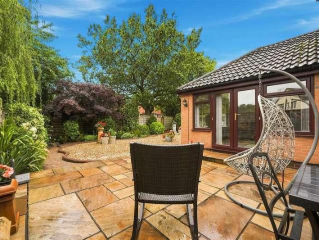 2 bed house for sale