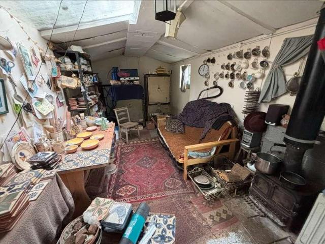 2 bed house for sale