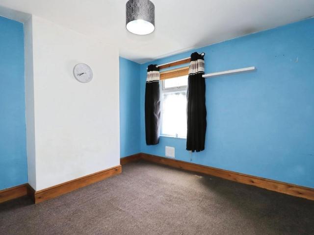 2 bed house for sale