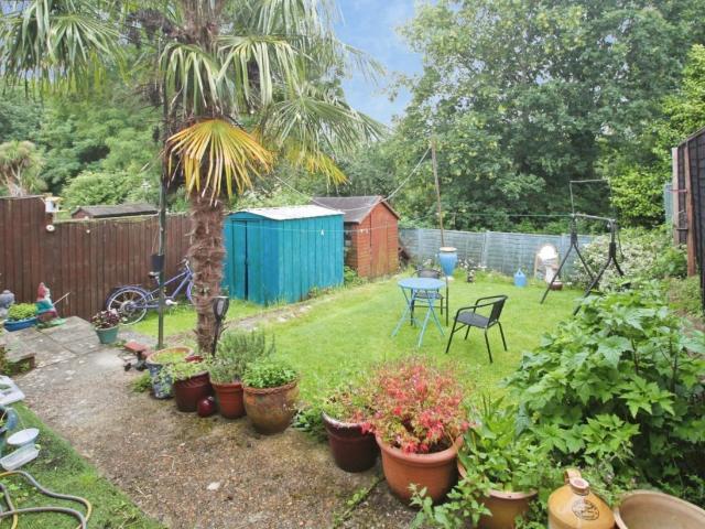 2 bed house for sale