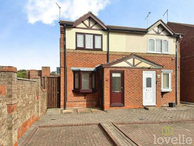 2 bed house for sale
