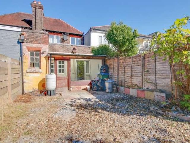 2 bed house for sale