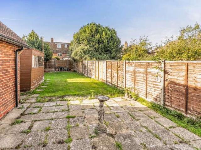 2 bed house for sale