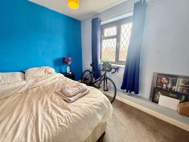 2 bed house for sale