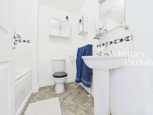 2 bed house for sale