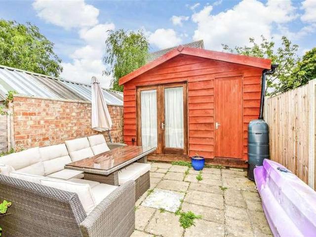 2 bed house for sale