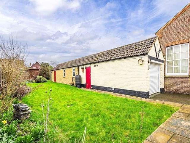 2 bed house for sale