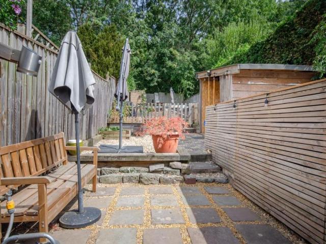 2 bed house for sale