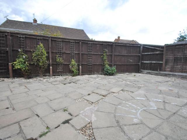 2 bed house for sale