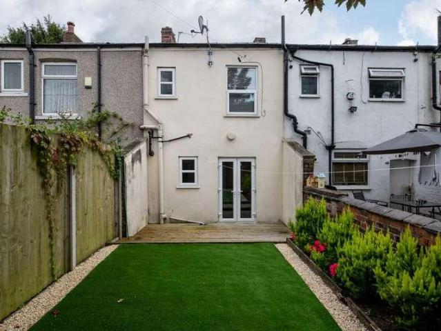 2 bed house for sale