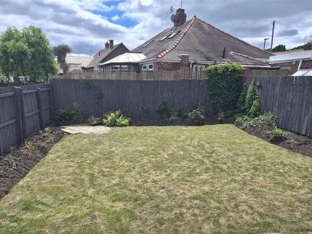 2 bed house for sale