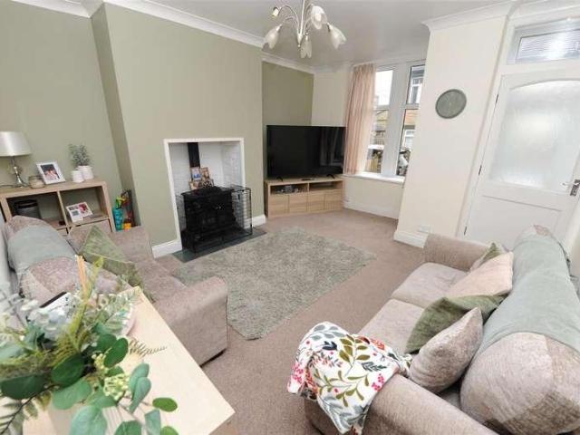 2 bed house for sale