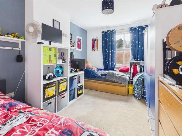 2 bed house for sale