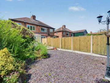 2 bed house for sale