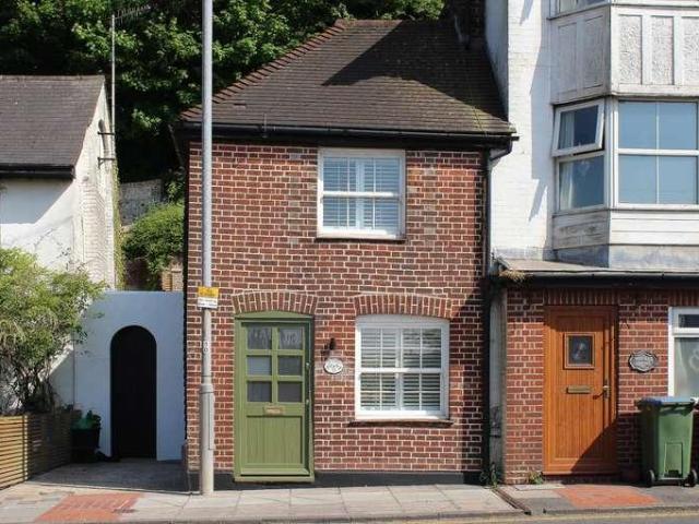 2 bed house for sale